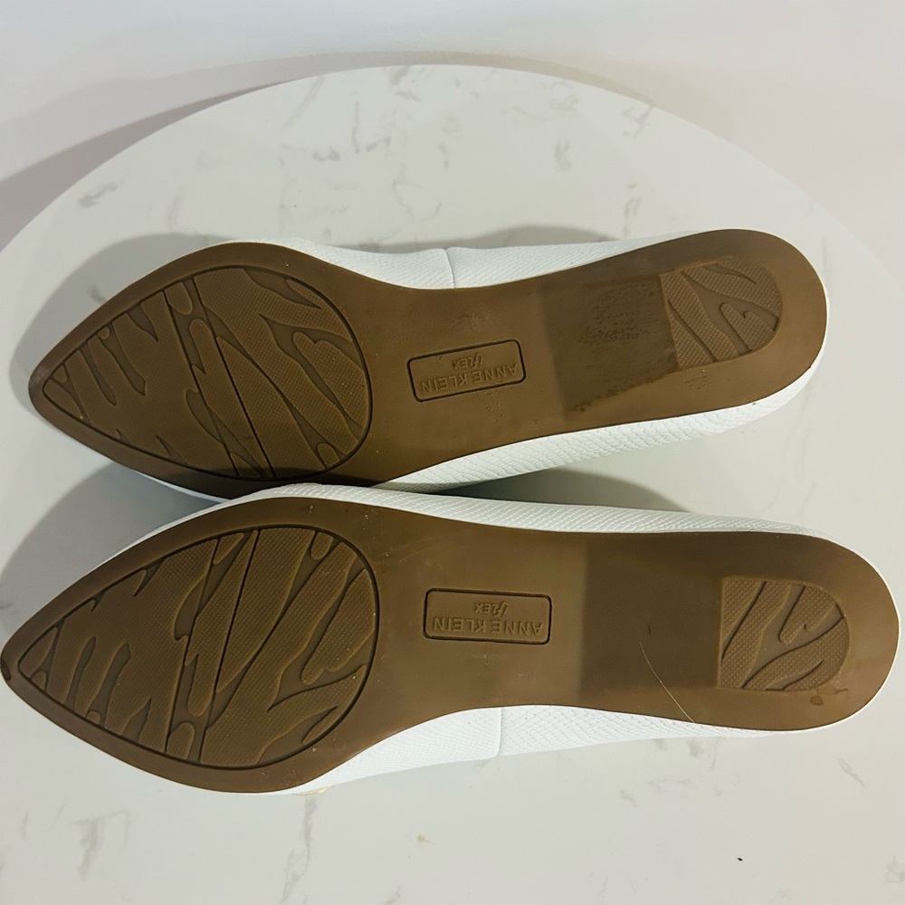 White loafers Anne Klein. New without tags - Picture 3 of 3